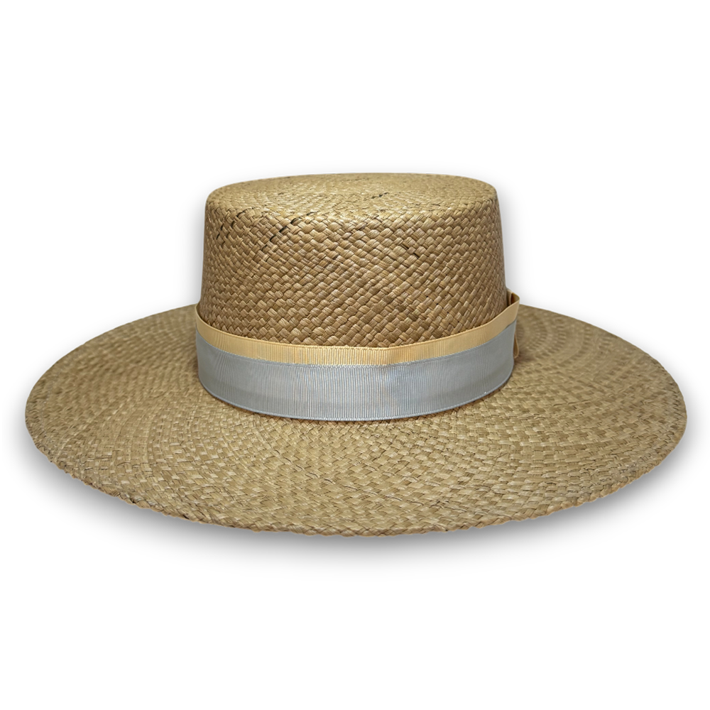 SOMBRERO CORDOBES MIEL CINTA BICOLOR GRIS Y BEIGE – ELEGANCIA ARTESANAL - Image 3